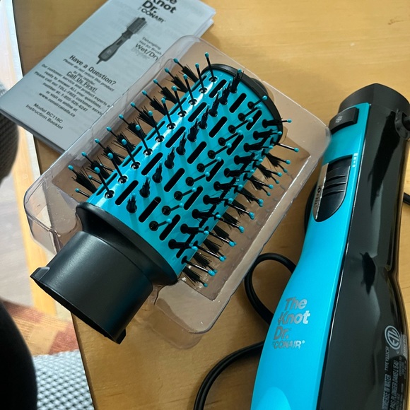 DETANGLING HOT AIR BRUSH (WET/DRY STYLER) - THE KNOT DR. CONAIR - Picture 6 of 7